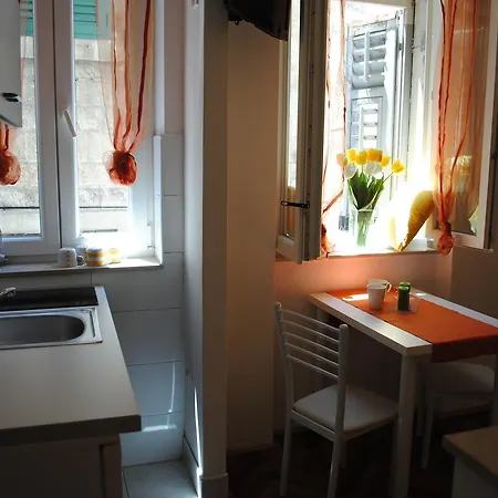 Optimist Split/city Center Apartmán *