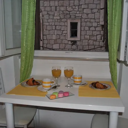 公寓 Optimist Split/city Center *