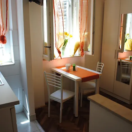 Optimist Split/city Center * 斯普利特